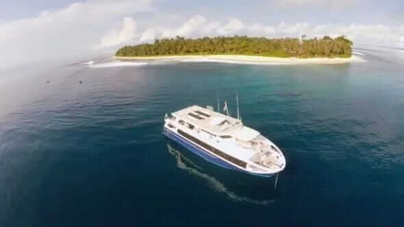 O diretor da RZ Turismo, Ronald Zancan, embarcou em uma boat trip em Mentawai em busca de ondas perfeitas durante 12 dias, no paraíso do surf.